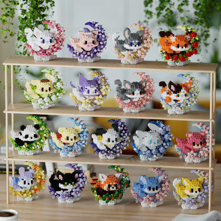 Animal Floral Wreath Building Kit – Cute Moonlit Micro Build